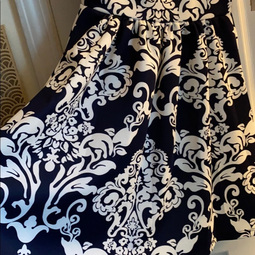 Navy pattern dress - Picture 4 of 6